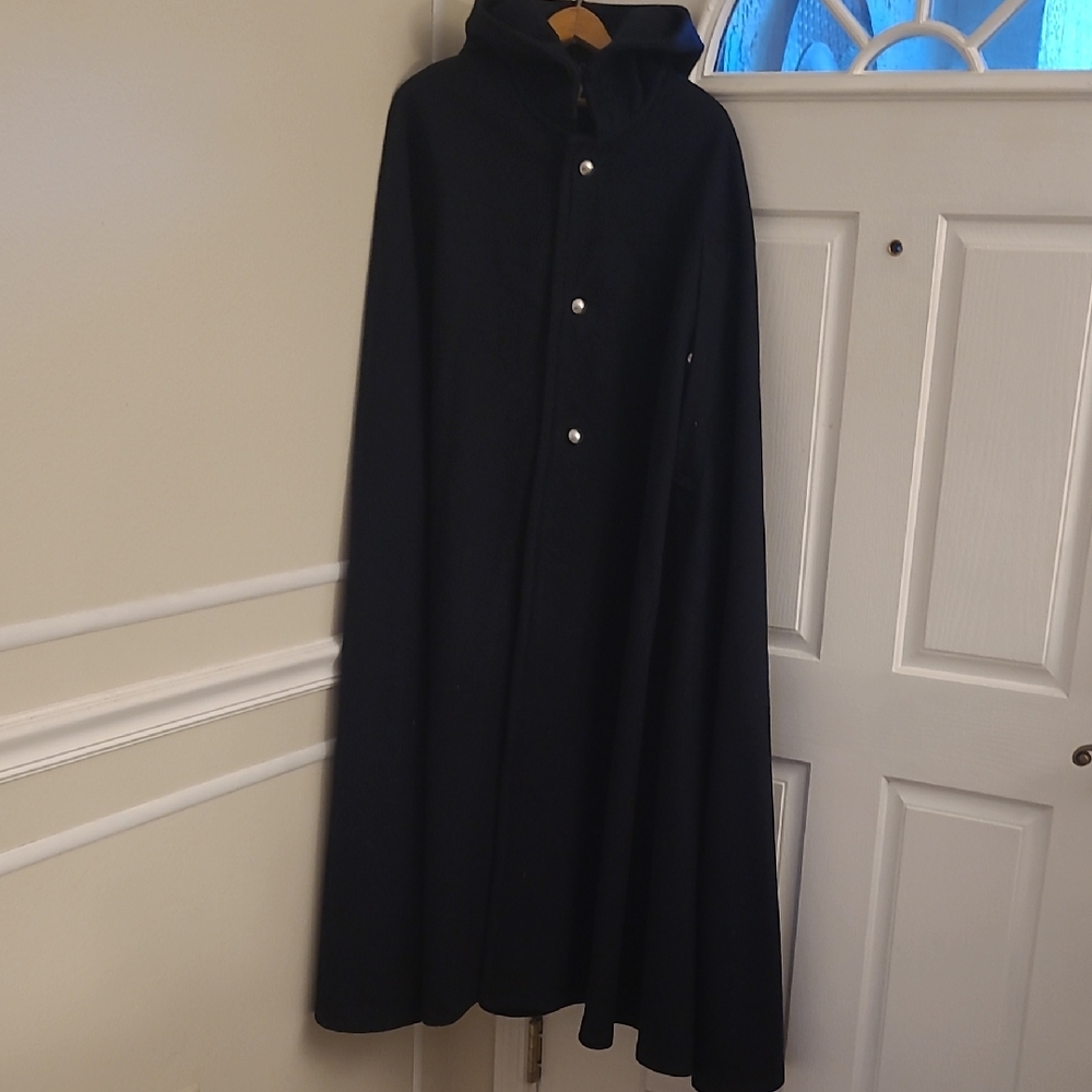 Elegant Black Hooded Cape for Women